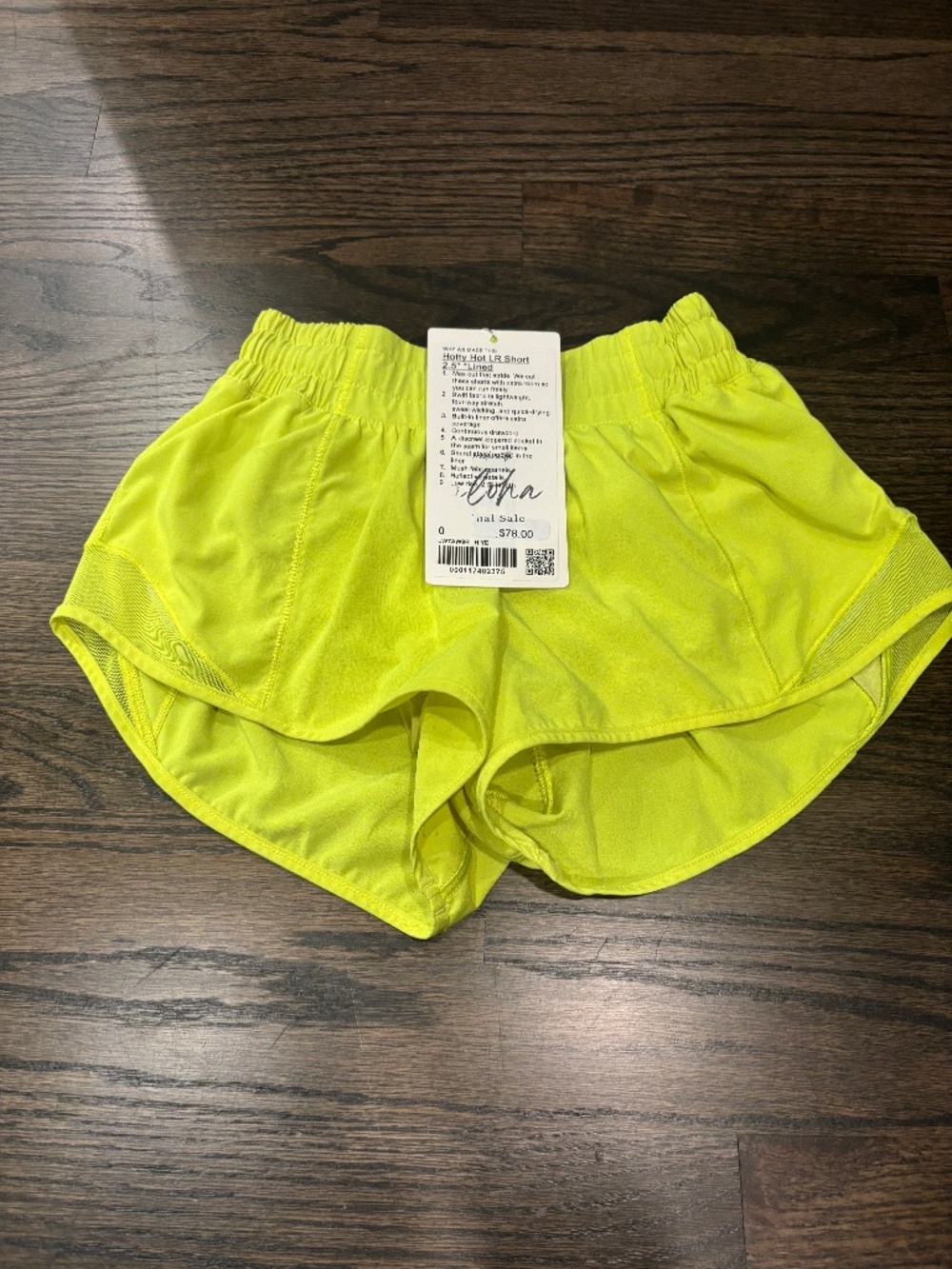 Lululemon Hotty Hot LR Shorts 2.5" ALOHA edition in HIYE - Picture 2 of 6